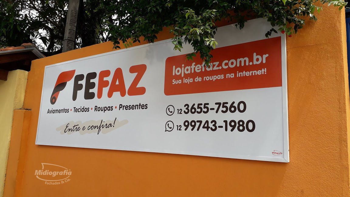 Placa em lona